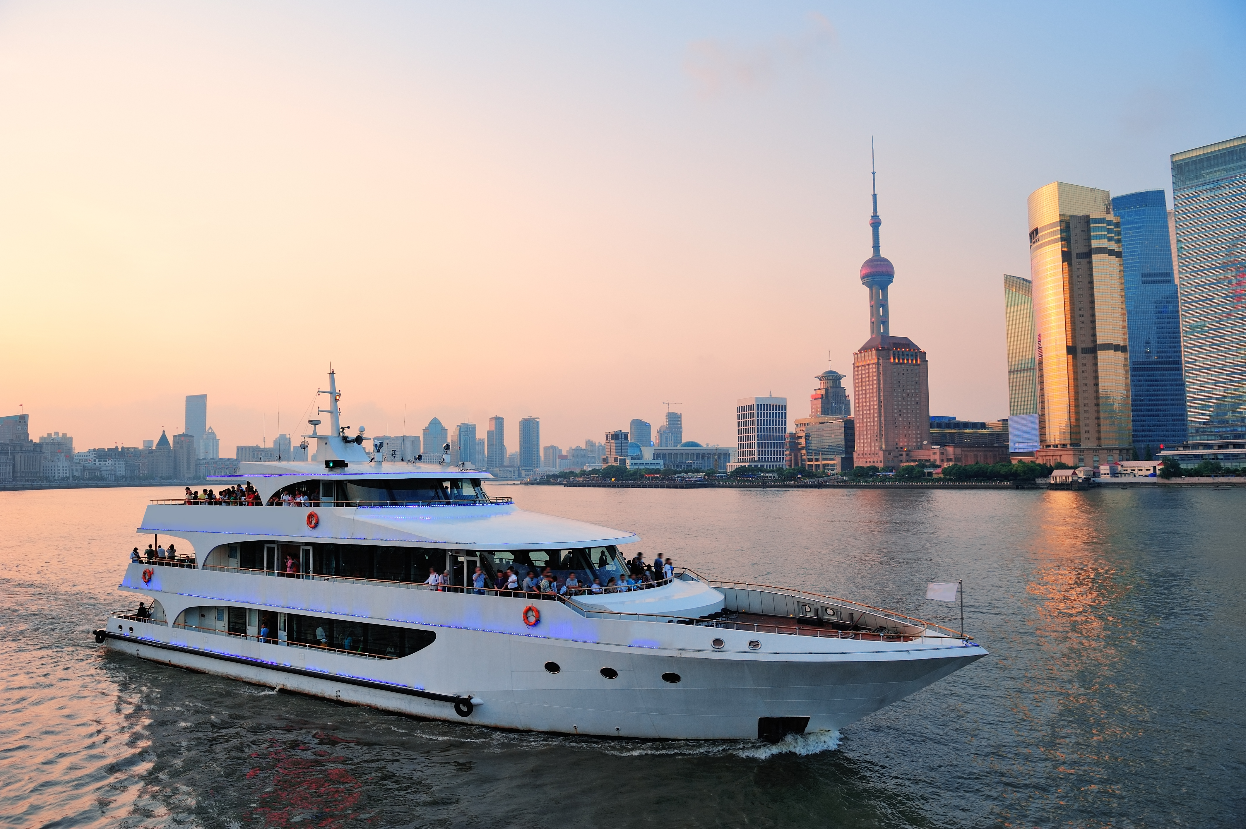 Agent creating travel experiences